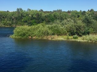 147 Village Dr, Redding, CA 96001