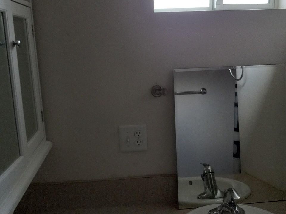 2nd image of 726 W C Ave