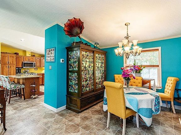 4th image of 183 Cannes Cir