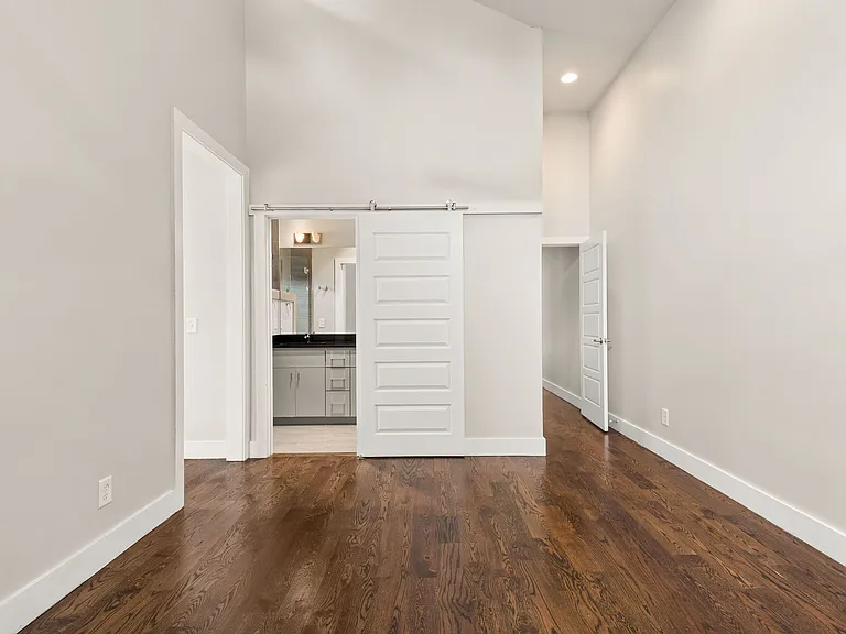 1724 6th Ave N #A — Photo 31
