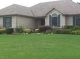 124 Longmeadow Dr, Holland, OH 43528