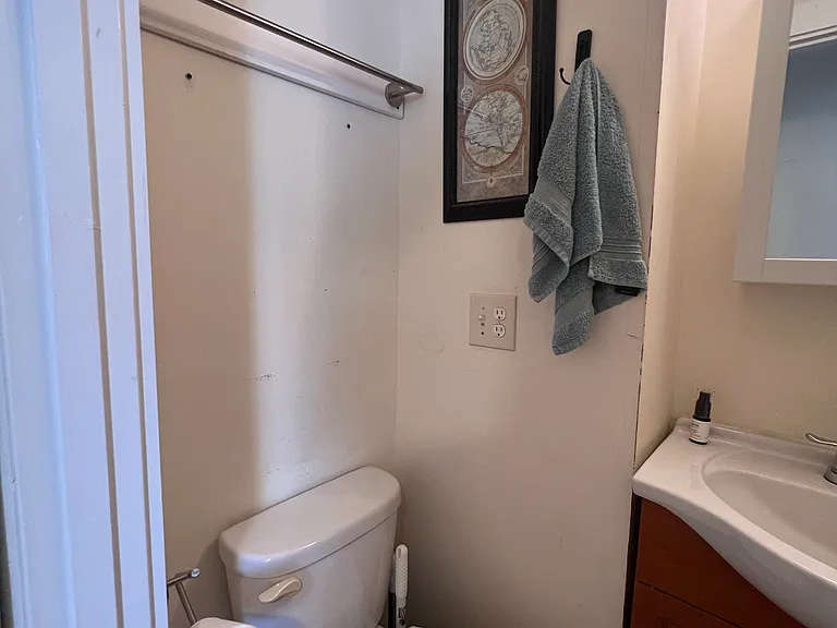 45 Florence St #3A — Photo 6