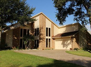 1607 Fairoaks St, Seabrook, TX 77586