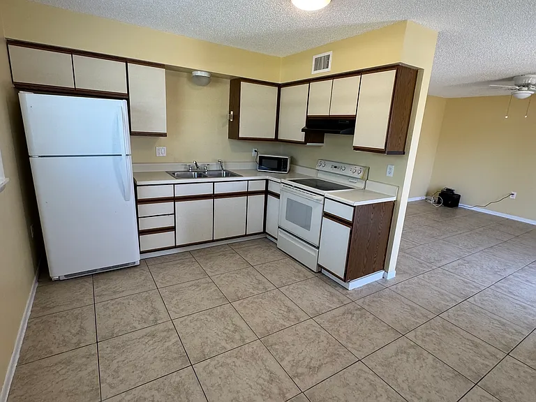 645 S McCall Rd #112 — Photo 7