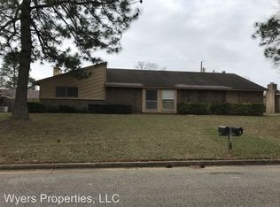 2109A Oak Hollow St, Longview, TX 75604