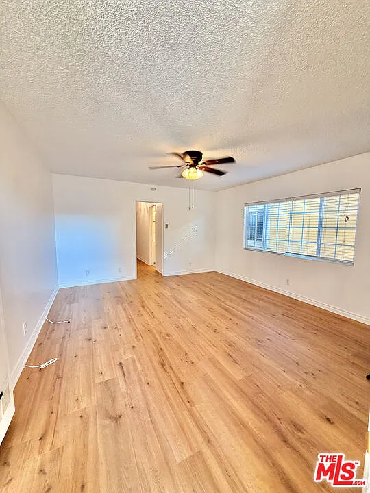 3 bed, 2.0 bath, 1500 sqft, $4,350 — Photo 2