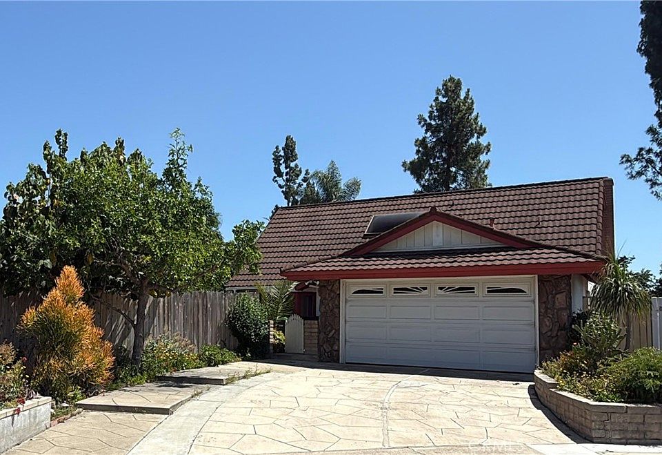 1st image of 14702 Buckingham Pl