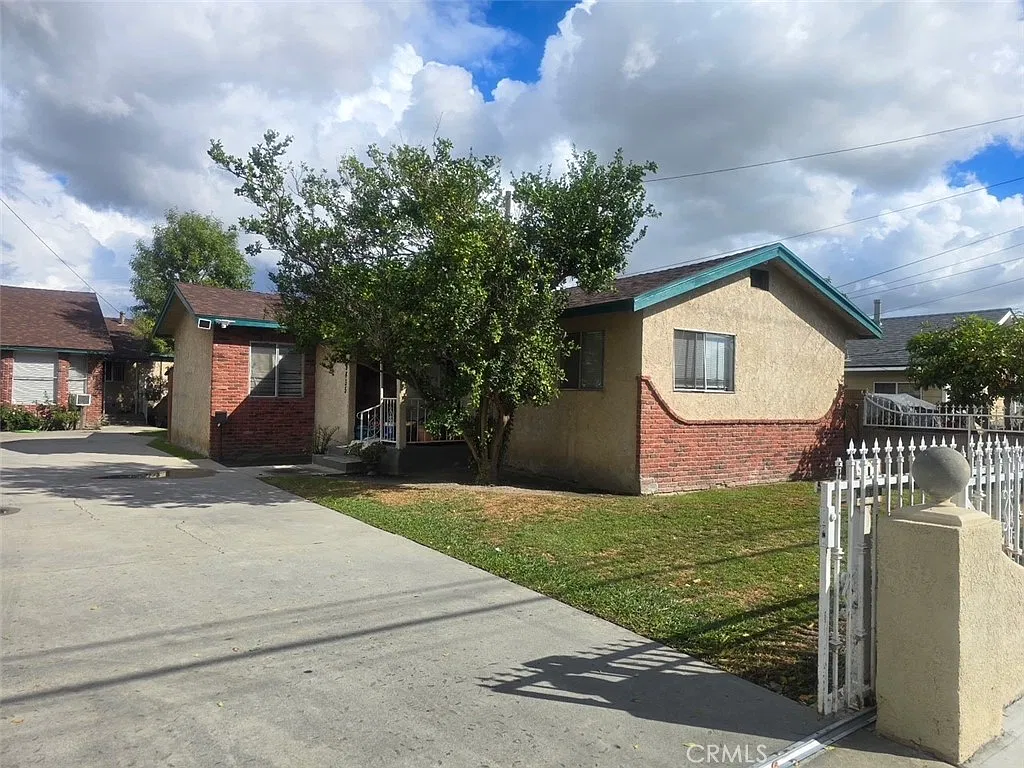 3 bed, 1320 sqft, $3,250 — Photo 1