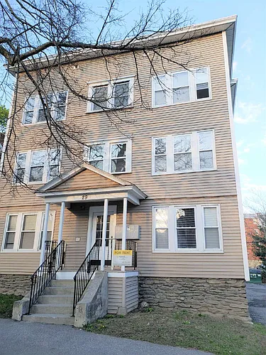 29 Loxwood St #1L Photo 1