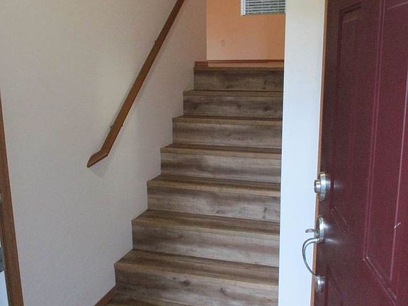 3rd image of 7403 Larkspur Ct