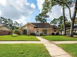 935 Hackberry St, La Porte, TX 77571
