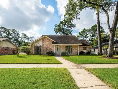 935 Hackberry St, La Porte, TX, 77571