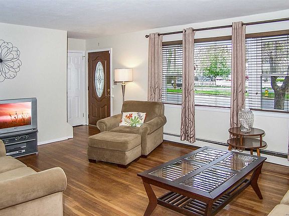 2nd image of 234 Deauville Blvd