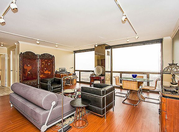 4th image of 4343 N Clarendon Ave APT 2116