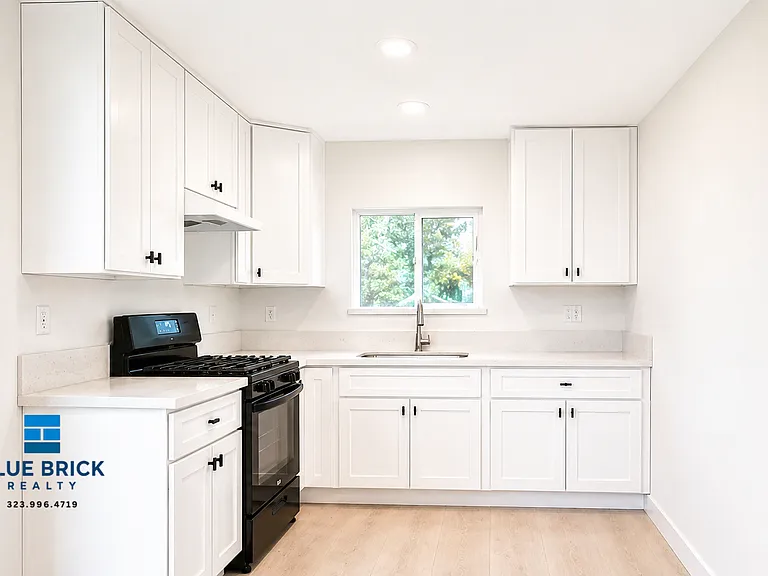 5000 W Coliseum St #8 — Photo 2