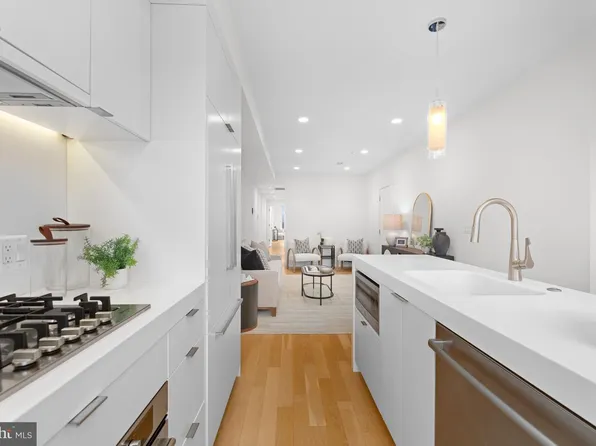 1515 K St SE Unit 3, Washington, DC 20003