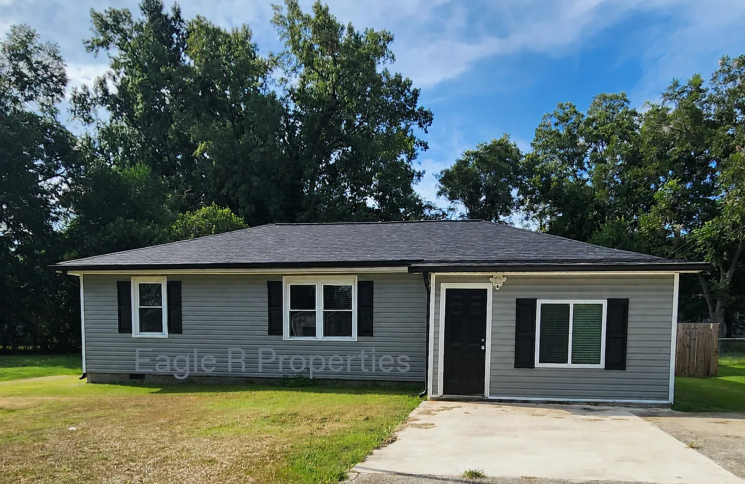 3 bed, 1224 sqft, $1,450 — Photo 1