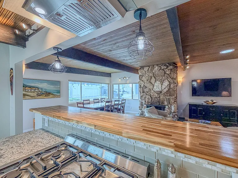 1327 Devon Ln — Photo 13