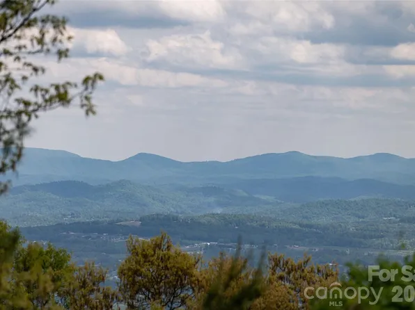 416 Summerset Dr #83, Hendersonville, NC 28792