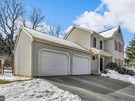 5th image of 39 Fox Glove Ln