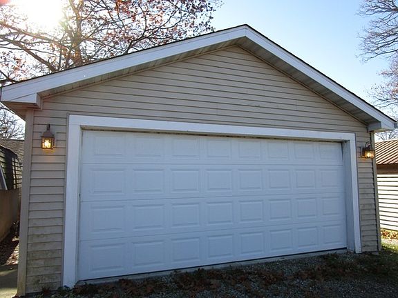 5th image of 26371 W Prospect Ave