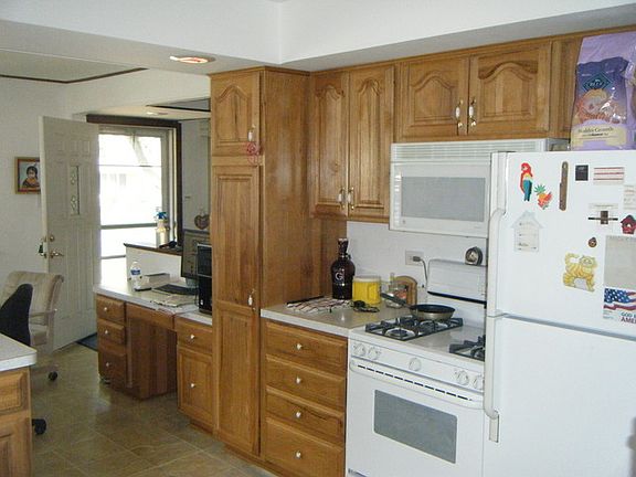 5th image of 9541 Mansfield Ave
