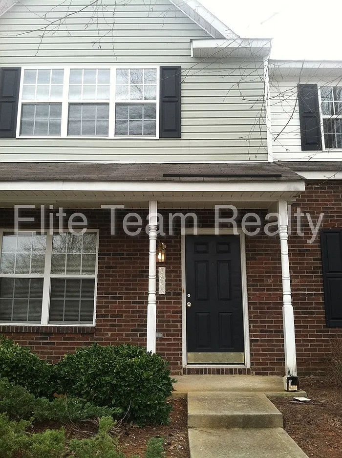 7845 Petrea Ln photo 1