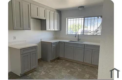 44 N Broadway Photo 1