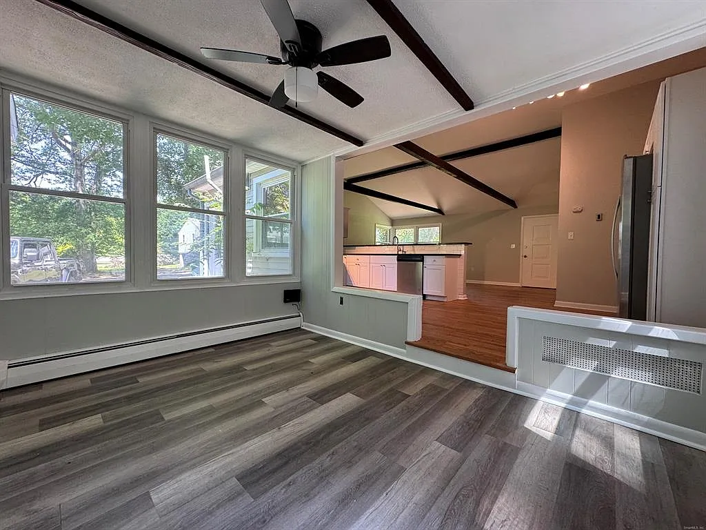 5 bed, 2167 sqft, $3,845 — Photo 2