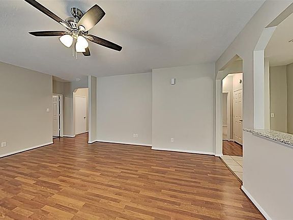 4th image of 22039 Willow Downs Dr