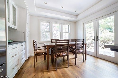 4th image of 19 Hathaway Ln