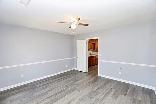 944 Twin Lakes Dr — Photo 13