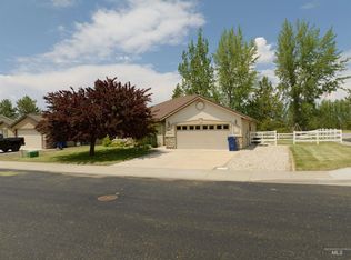 800 Pine St, Filer, ID 83328