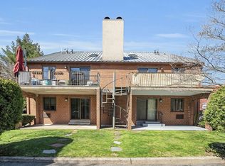 9 Barton Sq APT 202, Salem, MA 01970