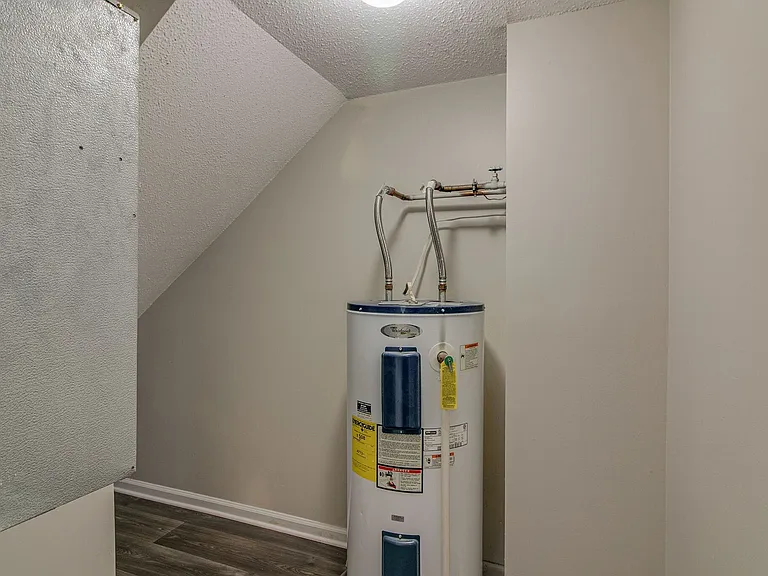 1244 Parkway Pl — Photo 15