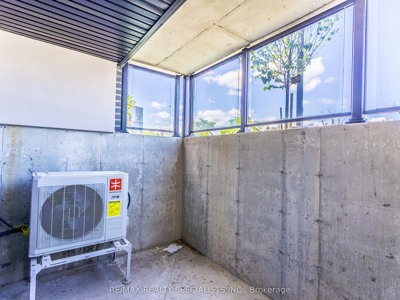 16 Melbourne Ave — Photo 4