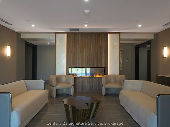 4th image of 470 Dundas St E #1013