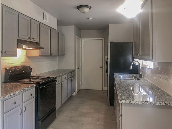 2nd image of 834 Boulder Dr
