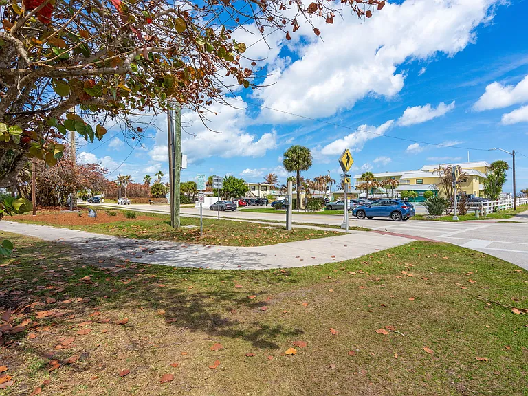 1318 S Miramar Ave #208 — Photo 49