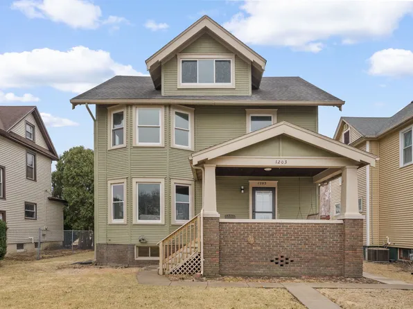 1203 W Locust St, Davenport, IA 52804