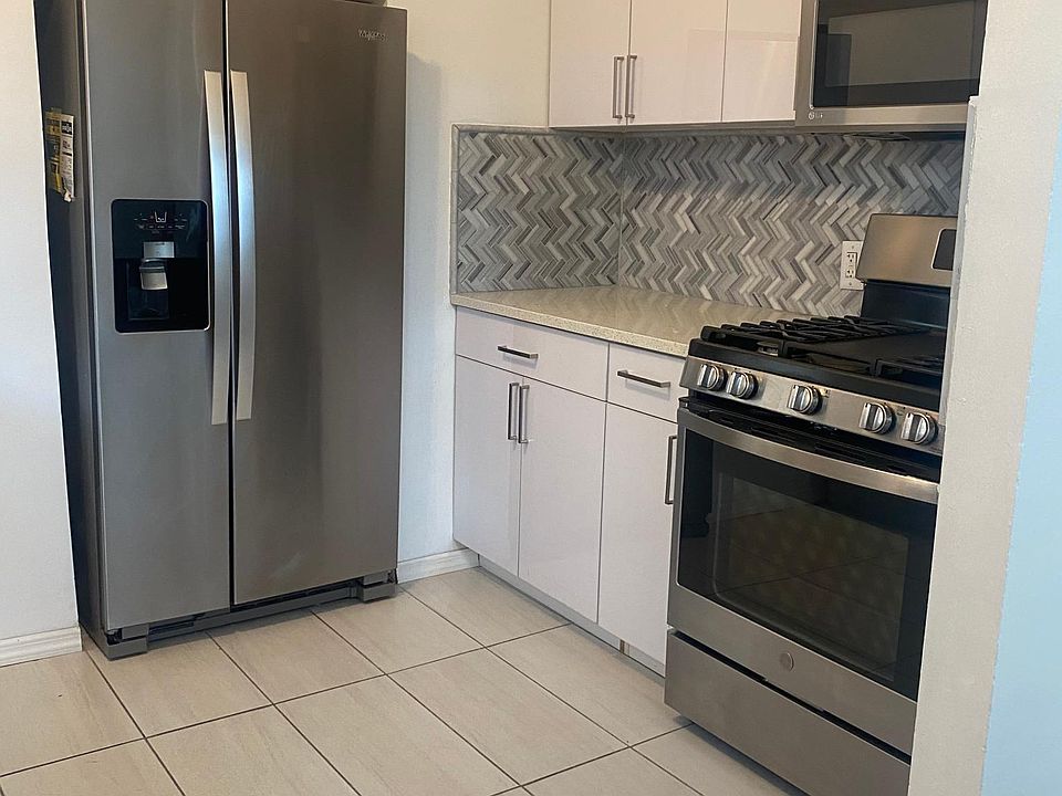 1st image of 3129 Connell Pl Floor 1