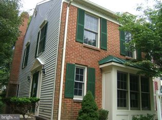 8501 Springfield Oaks Dr, Springfield, VA 22153