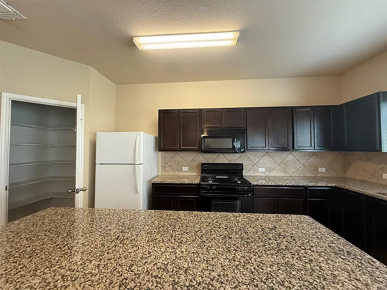 503 Libani Ln — Photo 14