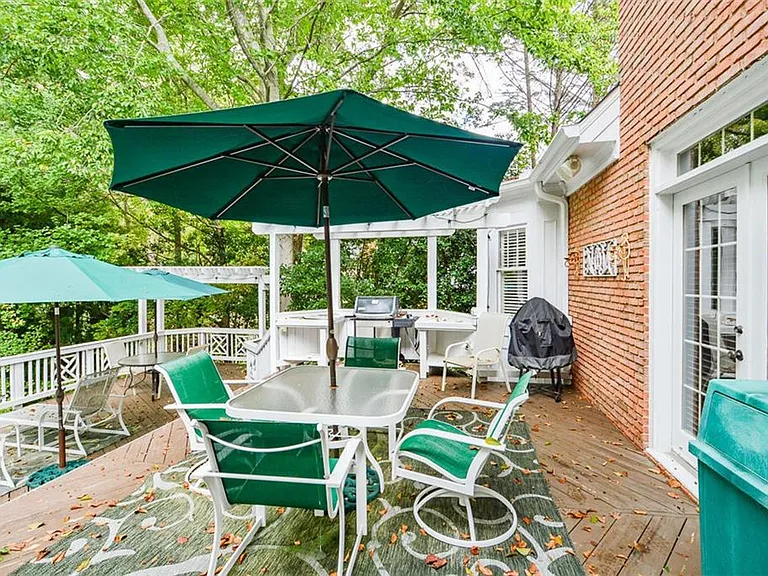 1640 Lazy River Ln — Photo 90