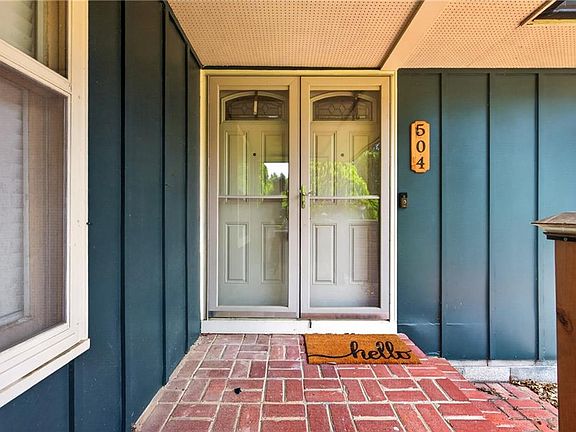 4th image of 504 Sunset Cir