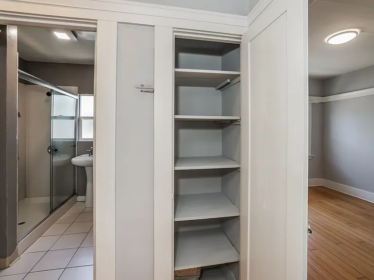 4692 Congress Ave — Photo 14