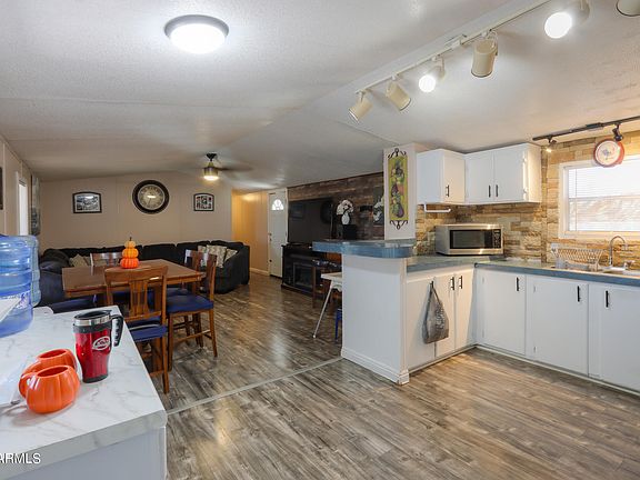 3rd image of 3410 W AGUADERO Drive