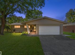 31749 Palomino Dr, Warren, MI 48093