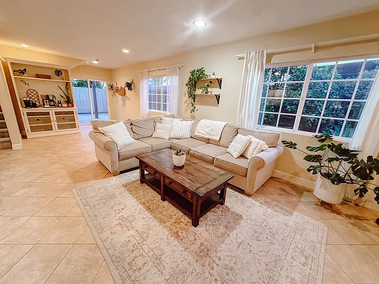 3346 Mount Acadia Blvd — Photo 2