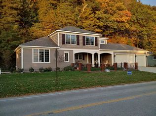 4280 Crystal Dr, Beulah, MI 49617